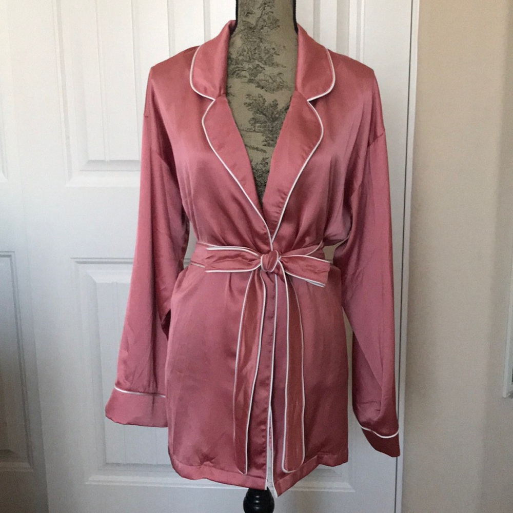Missguided pink robe
